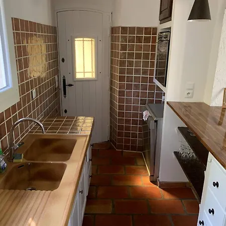 T2 Climatisee Avec Jardin, Proche Plage, Parking Et Animaux Acceptes - Fr-1-768-65