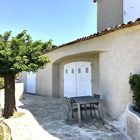 T2 Climatisee Avec Jardin, Proche Plage, Parking Et Animaux Acceptes - Fr-1-768-65 Villa Les Issambres